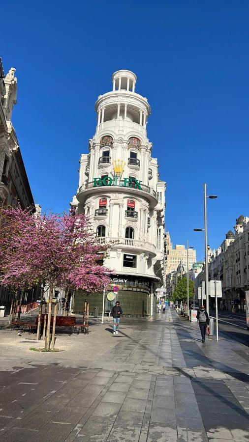 Deluxe Apartment Near Gran Via Madrid Luaran gambar