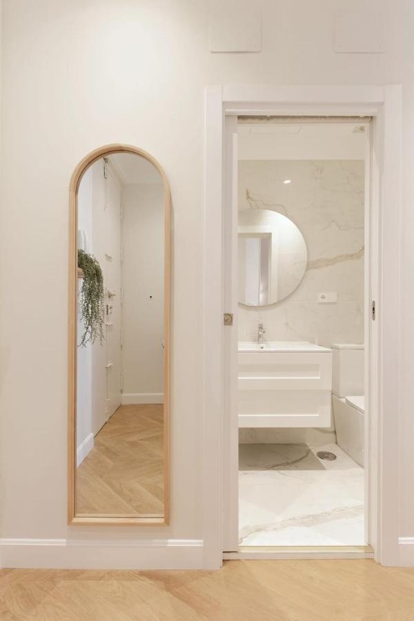 Deluxe Apartment Near Gran Via Madrid Luaran gambar